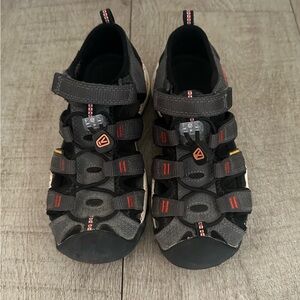 Keen sandals for smaller kids.
Size 12